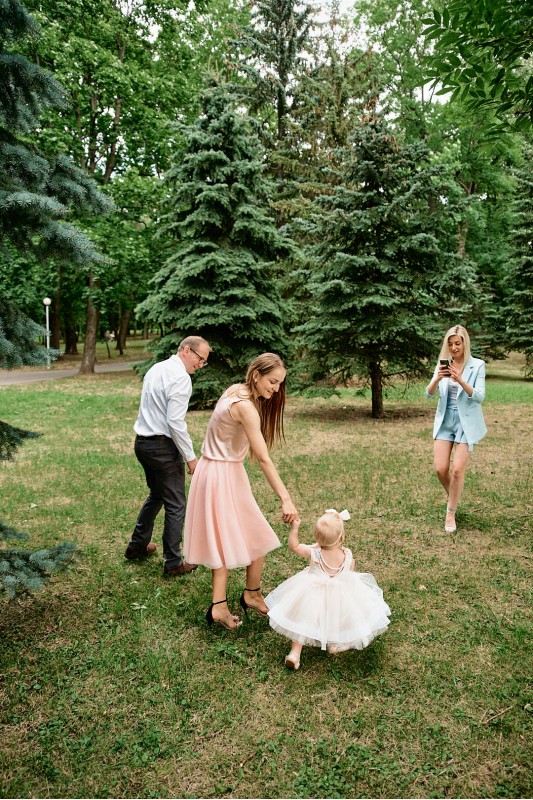 Фотограф Family Club Минск для семейной фотосессии и день рождения 250720